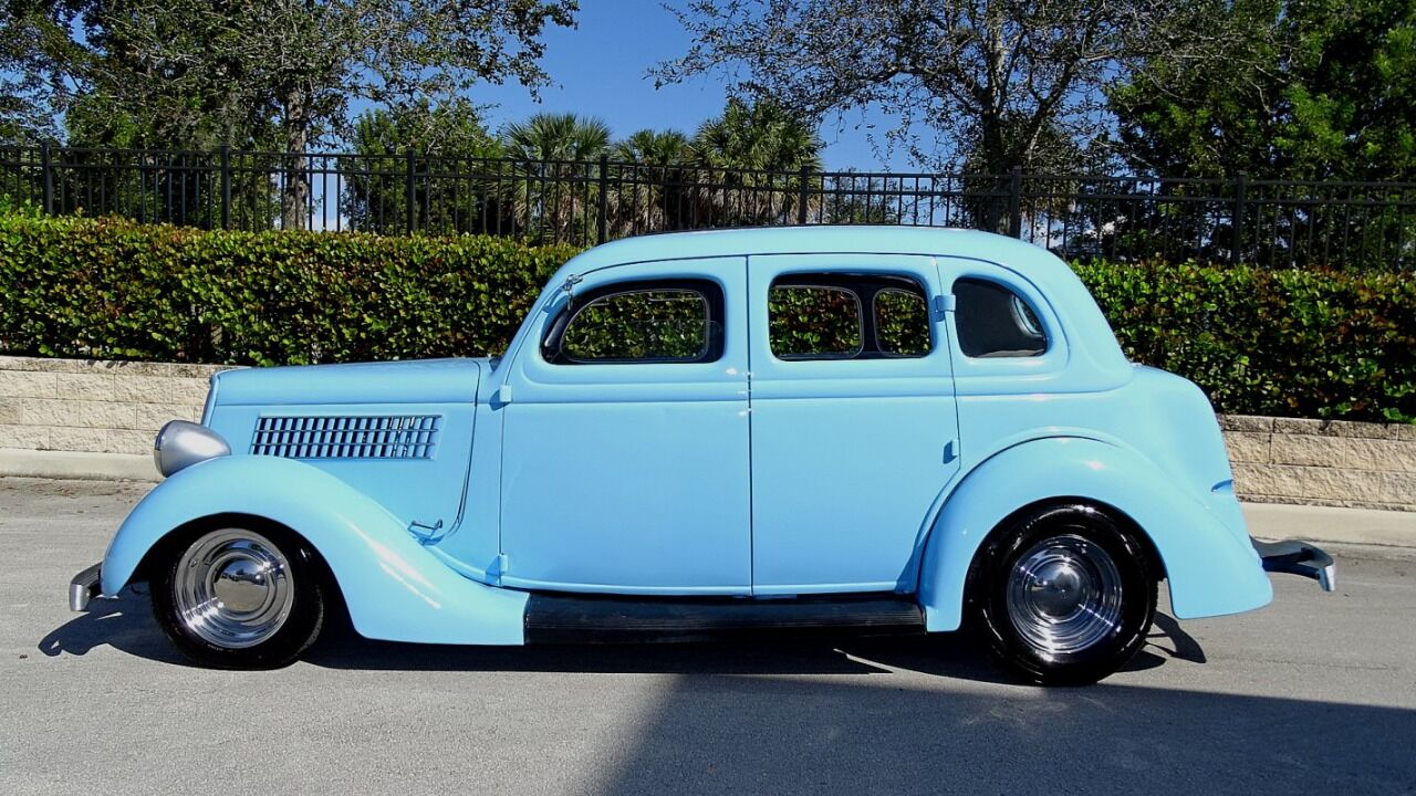 1935 Ford 48 deluxe custom