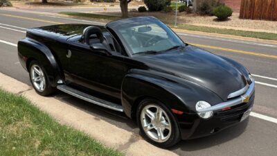 2004 Chevrolet SSR LS