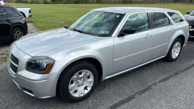 2005 Dodge Magnum SE Wagon