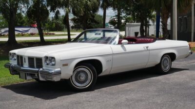 1975 Oldsmobile Delta 88 Royale Convertible