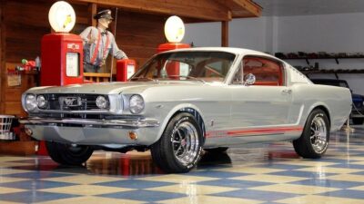 1966 Ford Mustang Fastback Restomod
