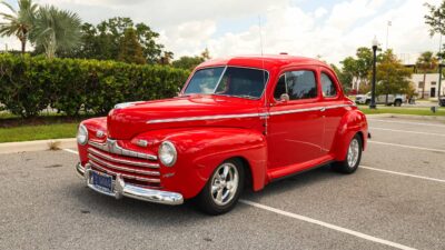 1946 Ford Super Deluxe