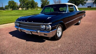 1961 Ford Galaxie Sunliner