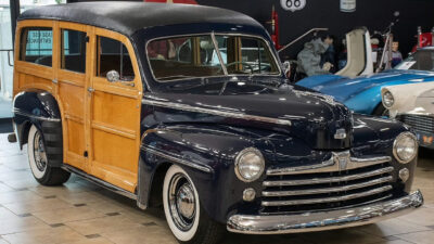 1947 Ford Super Deluxe Woodie Restomod