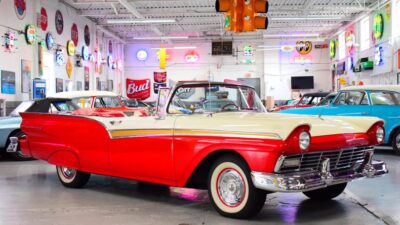 1957 Ford Fairlane 500 Sunliner