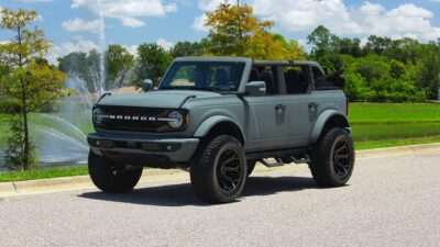 2022 Ford Bronco Custom