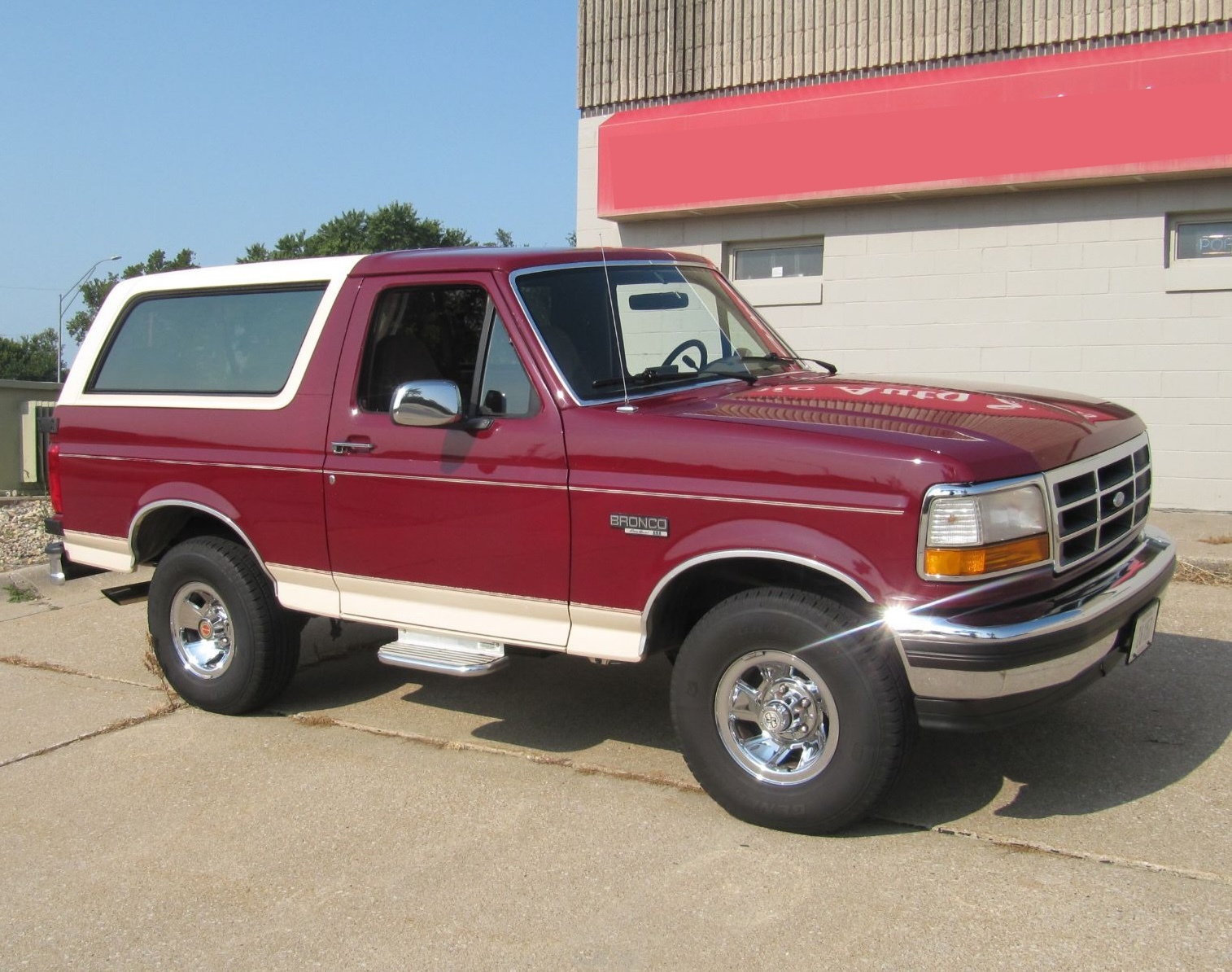 1993 Ford Bronco XLT Eddie Bauer