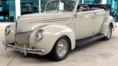 1939 Ford Deluxe Convertible Street Rod