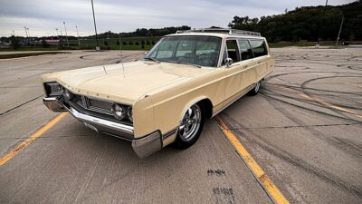 1967 Chrysler Town & Country