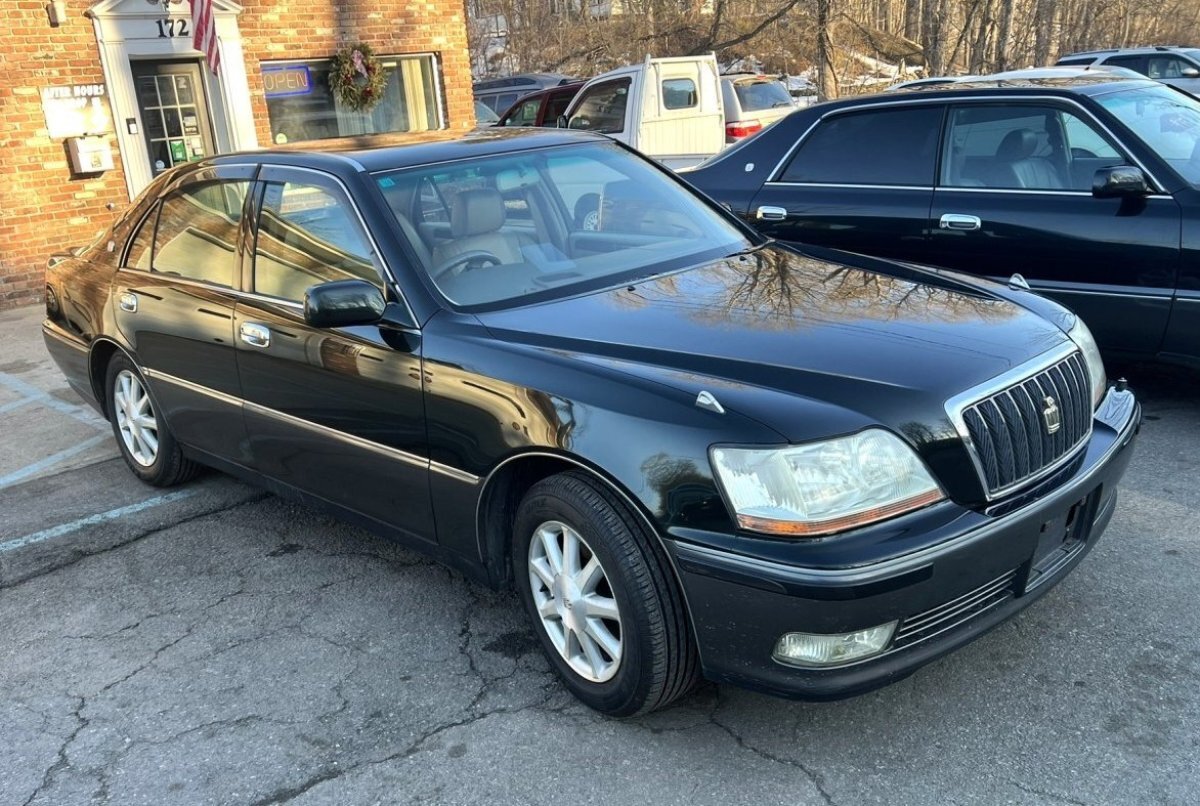 2000 Toyota Crown Majesta